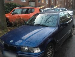 Blau Gebraucht 1999 BMW 316 Coupé | 850 €