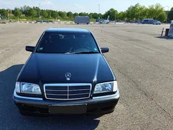 Schwarz Gebraucht 1998 Mercedes C180 Elegance Limousine | 4.000 € (Etwas zu teuer)