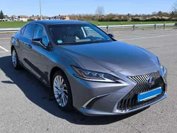 Grau Gebraucht 2019 Lexus ES300 Luxury Line Limousine | 34.999 € (Etwas zu teuer)