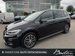 Schwarz metallic Gebraucht 2020 VW Touran Highline Van / Kleinbus | 26.900 € (Superpreis)