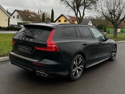 Schwarz Gebraucht 2020 Volvo V60 R-Design Kombi | 18.900 €