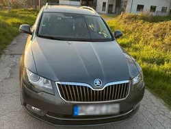 Grau Gebraucht 2014 Skoda Superb Kombi | 7.300 € (Fairer Preis)