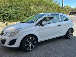 Weiß Gebraucht 2011 Opel Corsa Limousine | 3.490 € (Fairer Preis)