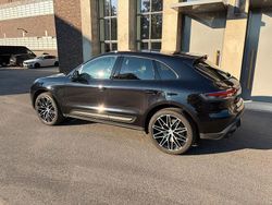 Schwarz Gebraucht 2023 Porsche Macan SUV | 69.990 € (Teuer)