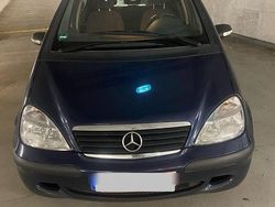 Blau Gebraucht 2003 Mercedes A160 Elegance Kleinwagen | 1.930 € (Fairer Preis)