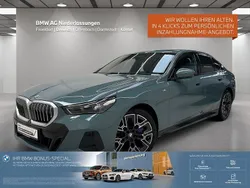 Grün Gebraucht 2024 BMW 540 Comfort Edition Limousine | 76.480 €