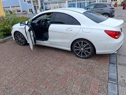 Weiß Gebraucht 2014 Mercedes CLA180 Edition 1 Limousine | 15.000 € (Etwas zu teuer)