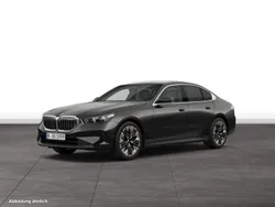 Sophistograu brillanteffekt metallic Gebraucht 2024 BMW 520 Comfort Edition Limousine | 59.014 € (Fairer Preis)