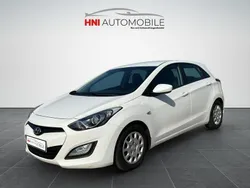 Weiß Gebraucht 2013 Hyundai i30 Kleinwagen | 5.600 € (Fairer Preis)