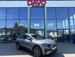 Grau Gebraucht 2021 Audi Q4 e-tron Edition .1 SUV | 29.991 € (Guter Preis)