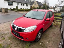 Rot Gebraucht 2009 Dacia Sandero Limousine | 850 € (Superpreis)