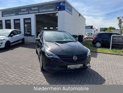 Schwarz Gebraucht 2016 Opel Astra Edition Limousine | 8.490 € (Fairer Preis)