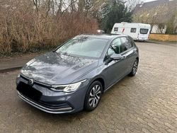 Grau Gebraucht 2022 VW Golf VIII Active Limousine | 17.199 € (Guter Preis)