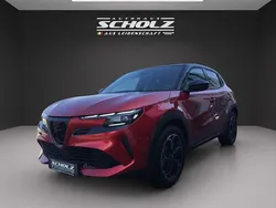 Rot Gebraucht 2024 Alfa Romeo Junior Edizione Speciale SUV | 43.890 € (Teuer)