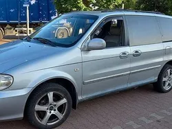 Silber Gebraucht 2005 Kia Carnival LX Van / Kleinbus | 800 €