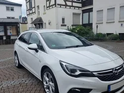 Weiß Gebraucht 2018 Opel Astra Kombi | 6.999 € (Fairer Preis)