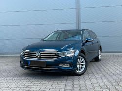 Blau Gebraucht 2024 VW Passat Business Kombi | 21.450 €