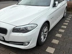 Weiß Gebraucht 2012 BMW 520 Kombi | 10.000 €