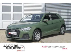 Distriktgrün metallic Gebraucht 2024 Audi A1 Sportback Advanced Plus Kleinwagen | 26.830 € (Fairer Preis)