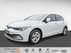 Polsterfarbe: grau Gebraucht 2022 VW Golf VIII Life Limousine | 19.350 € (Guter Preis)