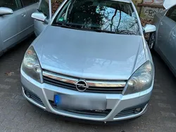 Grau Gebraucht 2006 Opel Astra Limousine | 1.100 € (Guter Preis)