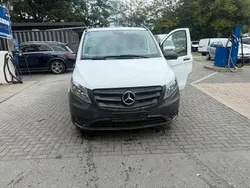 Weiß Gebraucht 2016 Mercedes Vito Van / Kleinbus | 12.500 €
