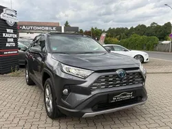 Grau Gebraucht 2019 Toyota RAV4 Hybrid Lounge SUV | 23.990 € (Fairer Preis)