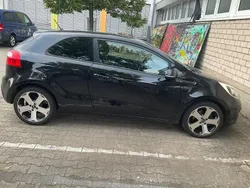 Schwarz Gebraucht 2013 Kia Rio Kleinwagen | 4.100 € (Fairer Preis)