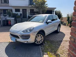 Silber Gebraucht 2011 Porsche Cayenne SUV | 31.850 € (Teuer)