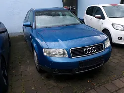 Blau Gebraucht 2004 Audi A4 Kombi | 350 € (Superpreis)