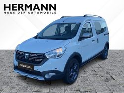 Weiß Gebraucht 2017 Dacia Dokker Celebration Van / Kleinbus | 8.791 € (Etwas zu teuer)