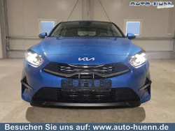 Blue flame metallic Neu 2025 Kia Ceed 2 Limousine | 21.750 € (Superpreis)
