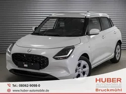 Pure white pearl metallic (zvr) Neu 2025 Suzuki Swift GL Limousine | 20.490 €