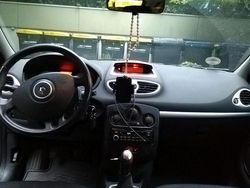 Schwarz Gebraucht 2006 Renault Clio II Kleinwagen | 799 €