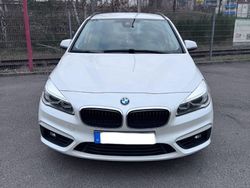 Weiß Gebraucht 2016 BMW 218 Van / Kleinbus | 11.500 € (Fairer Preis)