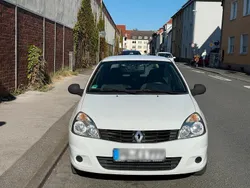Weiß Gebraucht 2010 Renault Mégane III Campus Kleinwagen | 2.200 €