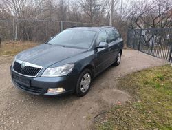 Grau Gebraucht 2009 Skoda Octavia Impuls Edition Kombi | 3.499 € (Guter Preis)