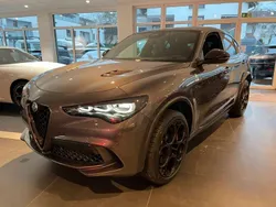 Grigio vesuvio, metallic Neu 2025 Alfa Romeo Stelvio Quadrifoglio SUV | 89.950 € (Etwas zu teuer)