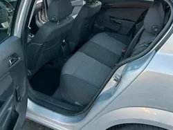 Grau Gebraucht 2007 Opel Astra Van / Kleinbus | 5.000 €