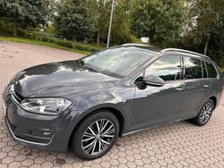 Grau Gebraucht 2016 VW Golf VII Kombi | 10.000 € (Etwas zu teuer)