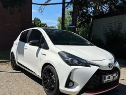 Weiß Gebraucht 2019 Toyota Yaris Sport Limousine | 13.999 € (Fairer Preis)
