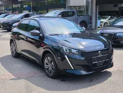 Noir perla nera Gebraucht 2022 Peugeot e-208 Allure Kleinwagen | 18.675 € (Fairer Preis)