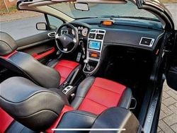 Schwarz Gebraucht 2005 Peugeot 307 CC Filou Cabrio | 1.300 € (Teuer)