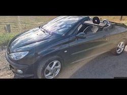 Schwarz Gebraucht 2002 Peugeot 206 CC Cabrio | 800 €