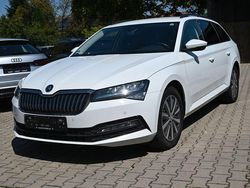 Bila moon/moon white Gebraucht 2023 Skoda Superb Ambition Kombi | 25.500 €
