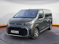 Grau Gebraucht 2025 Toyota Proace Team Van | 43.480 € (Guter Preis)