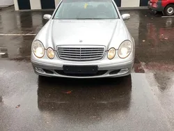 Silber Gebraucht 2004 Mercedes E220 Limousine | 3.750 €