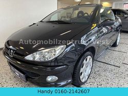 Schwarz Gebraucht 2003 Peugeot 206 CC Filou Cabrio | 2.980 € (Teuer)