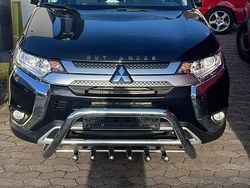 Schwarz Gebraucht 2021 Mitsubishi Outlander SUV | 26.499 € (Teuer)