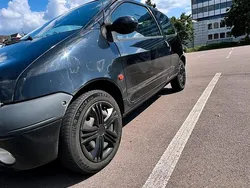 Schwarz Gebraucht 2001 Renault Twingo Kleinwagen | 800 €